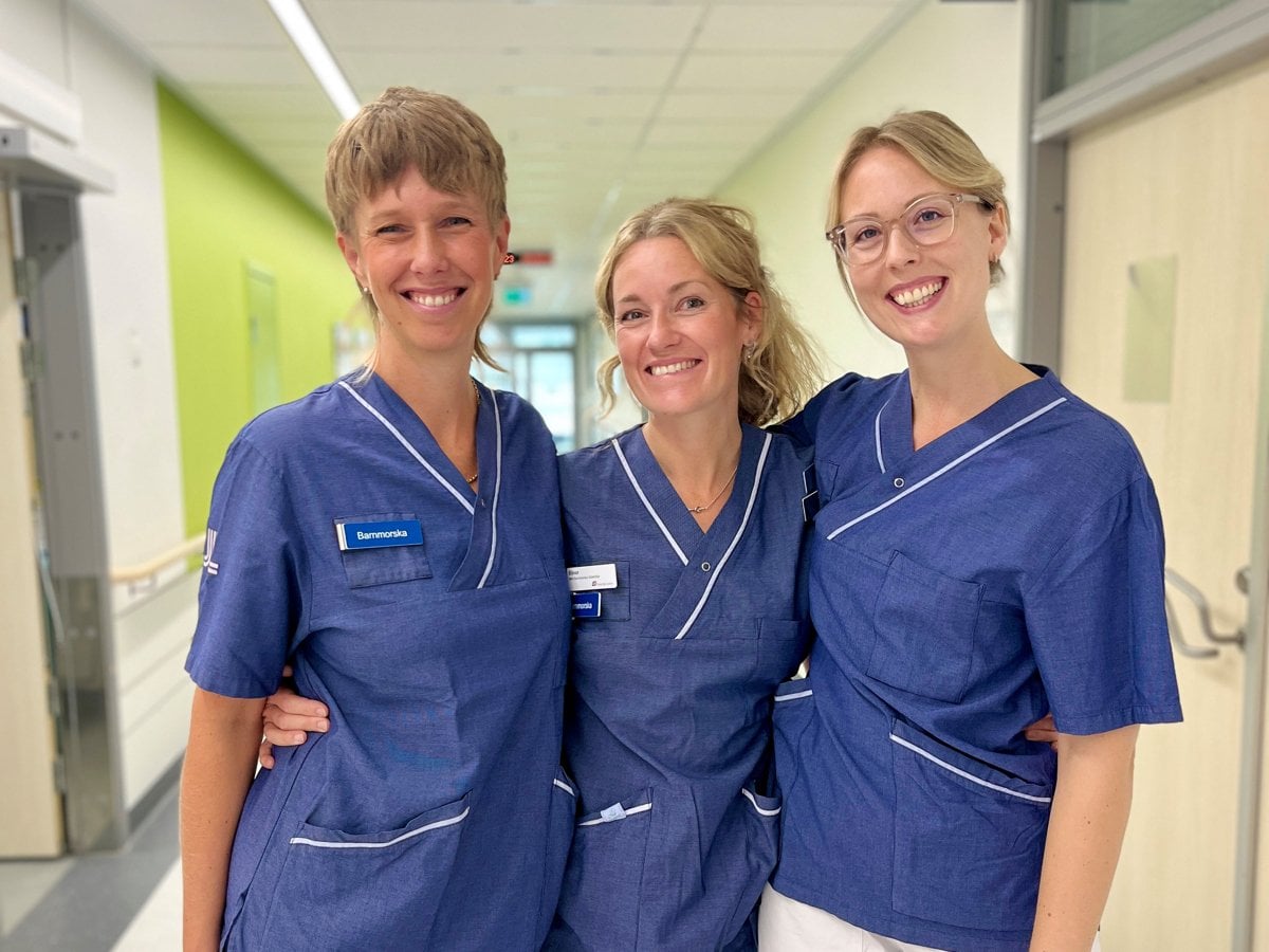 Gruppbild på det glada gänget på min barnmorska.